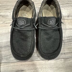 Hey Dude black shoes 
Size:2 Boys